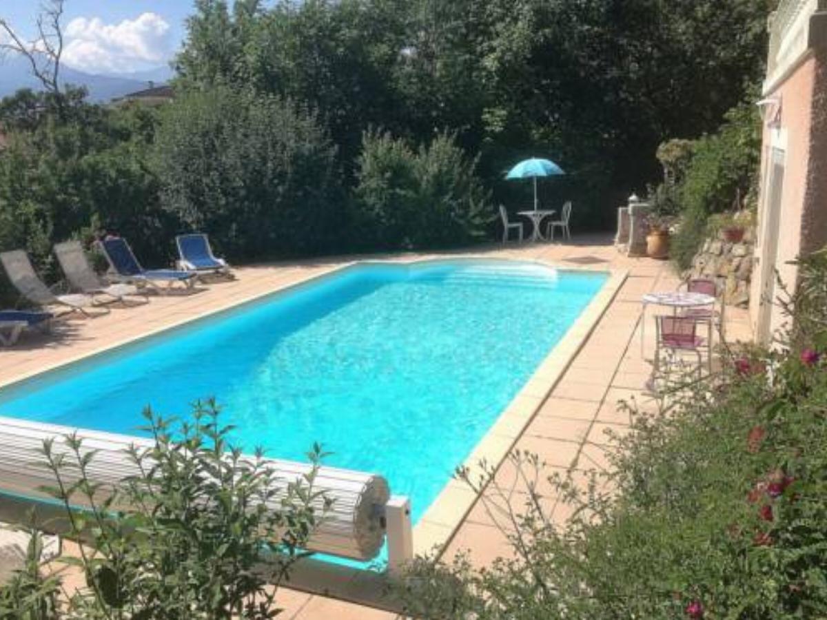 Studio indépendant dans villa avec piscine à Gap Hotel Gap France