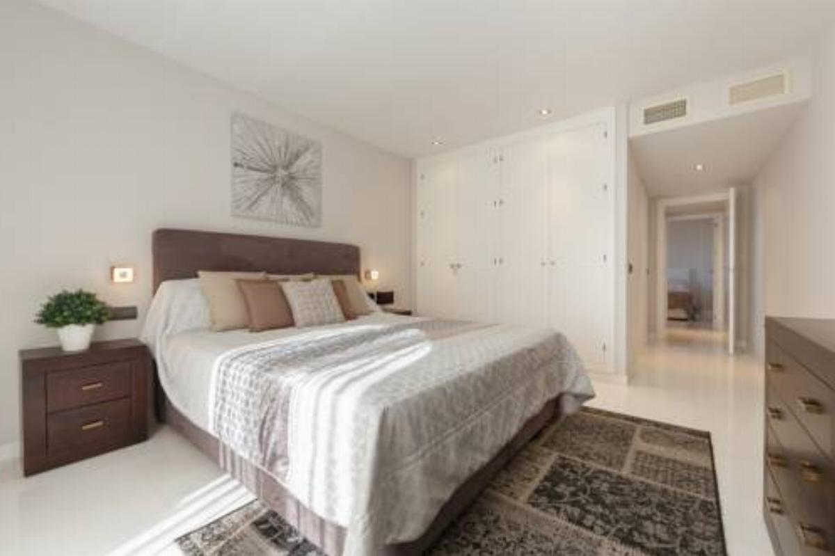 Stunning Apartment With Sea Views Close To Finca Cortesin Hotel Casares Spain