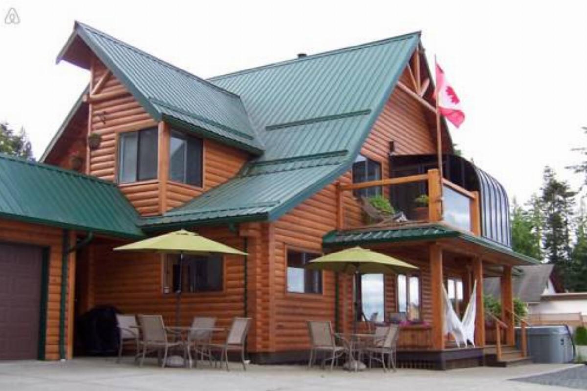 The Beach Log Home Hotel Bowser Canada