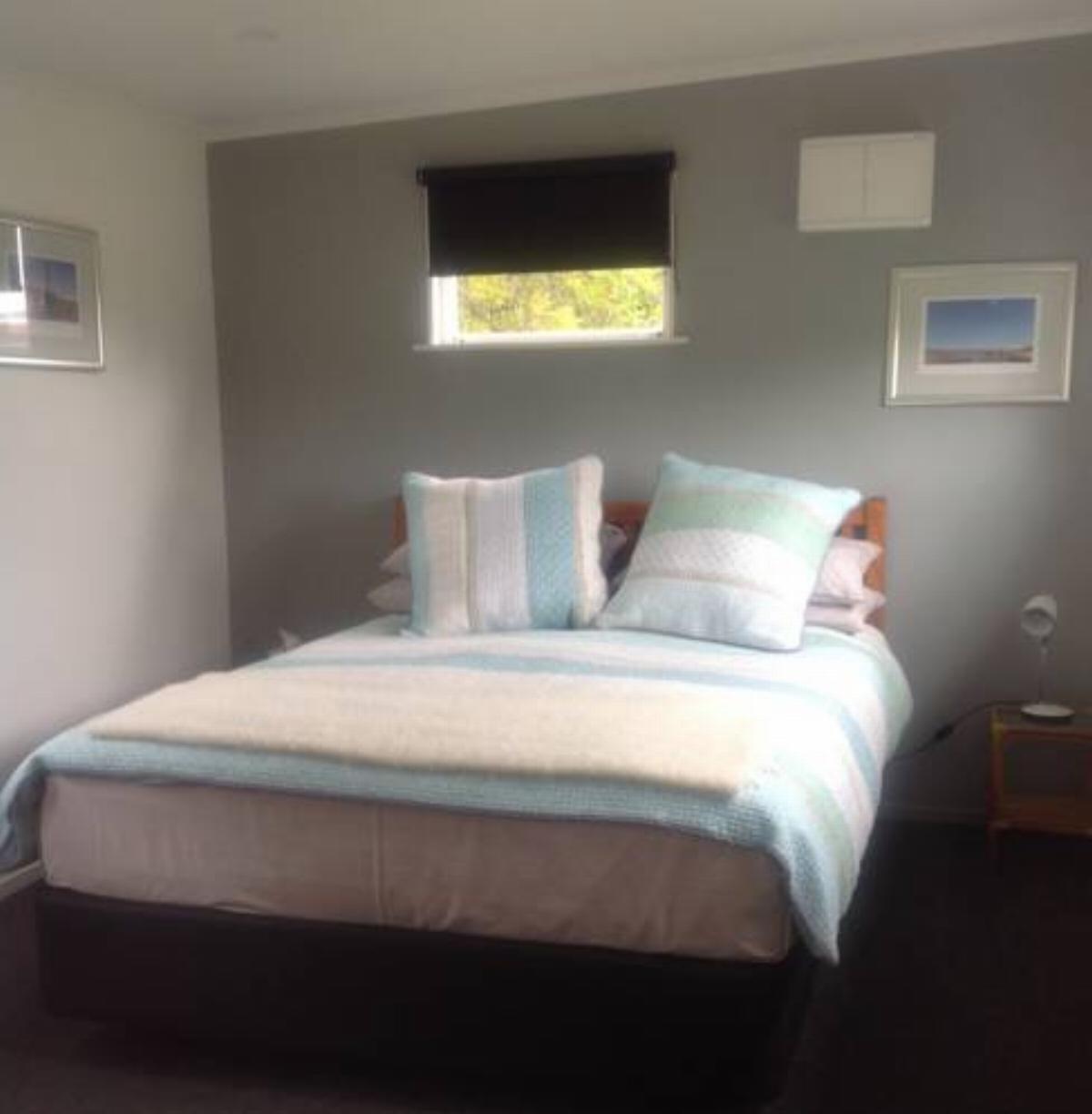 'The Crib' on Legacy Vineyard Hotel Alexandra New Zealand