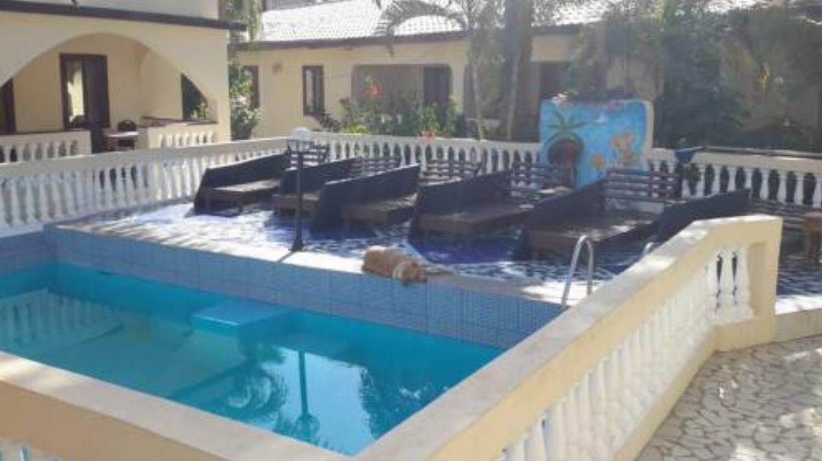 The Flowerlodge Hotel Brufut Gambia