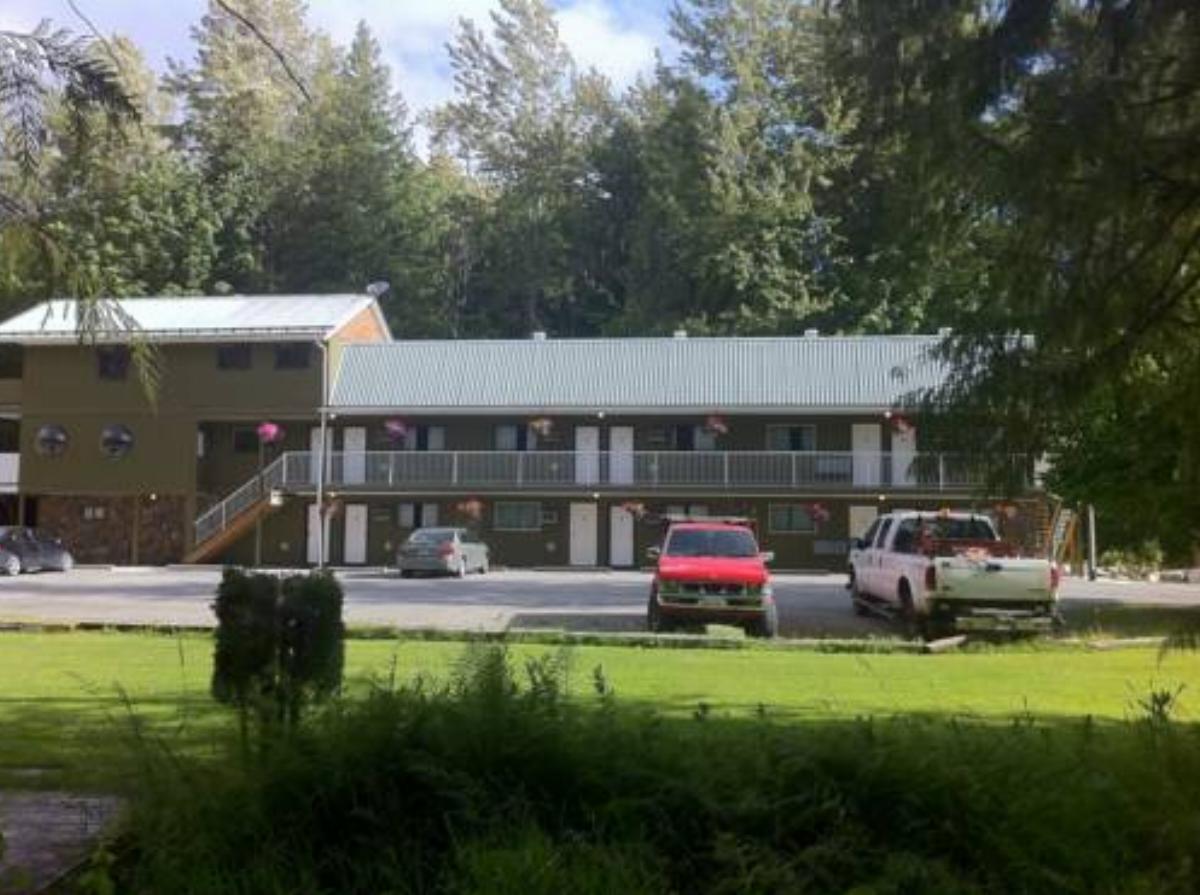 The Hitching Post Motel Hotel Pemberton Canada
