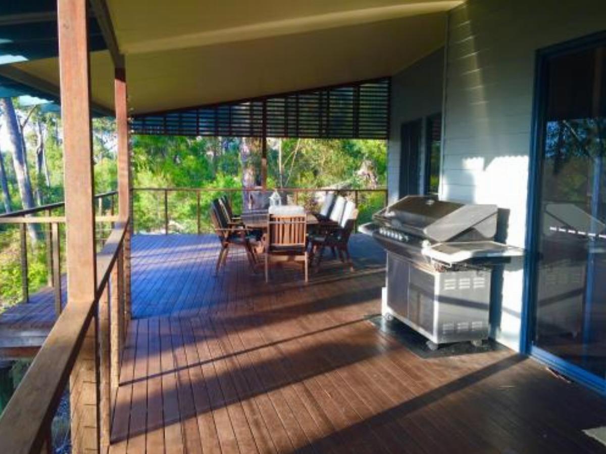 The Holiday House Hotel Fraser Island Australia