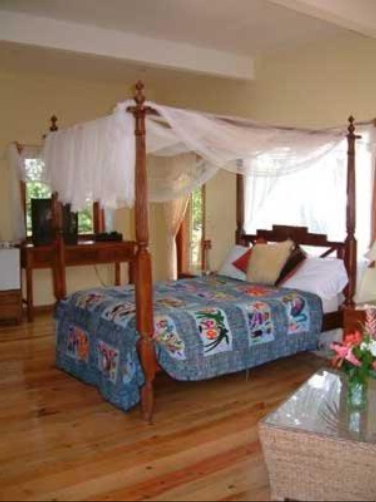 The Lily Pond House Hotel Hotel Cohoon Ridge Honduras