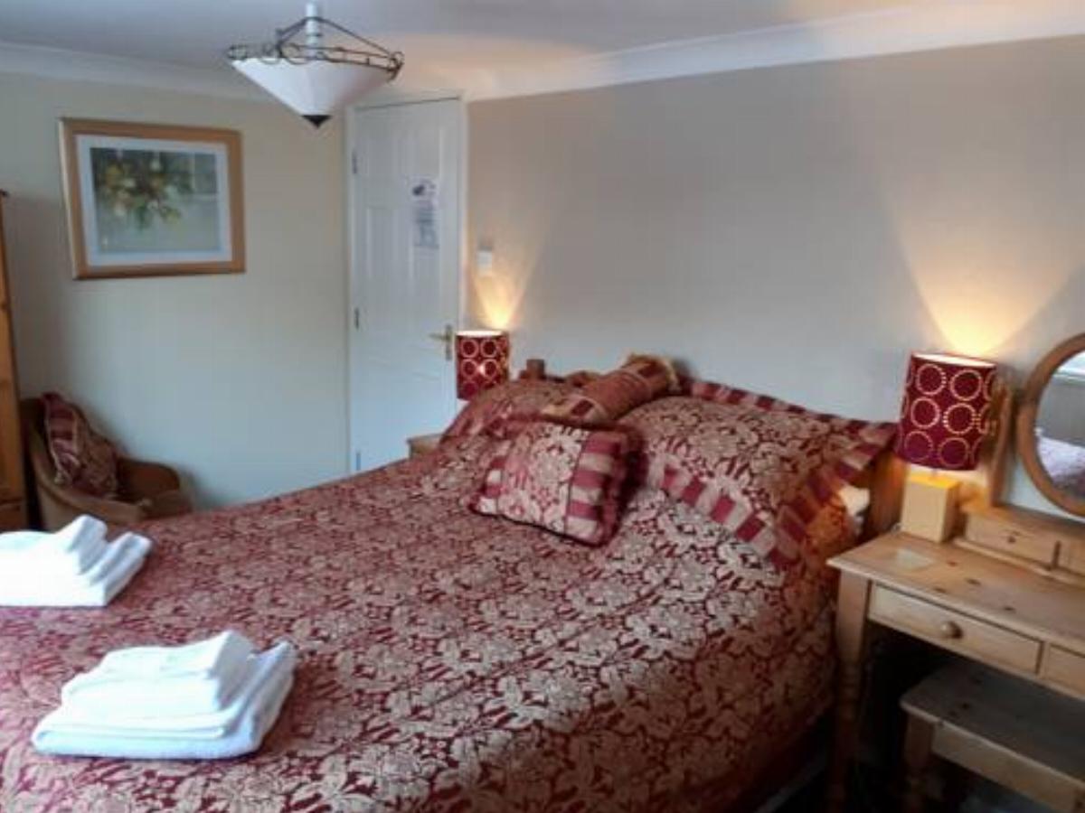 The Red Lion Inn Hotel Llanfihangel-nant-Melan United Kingdom