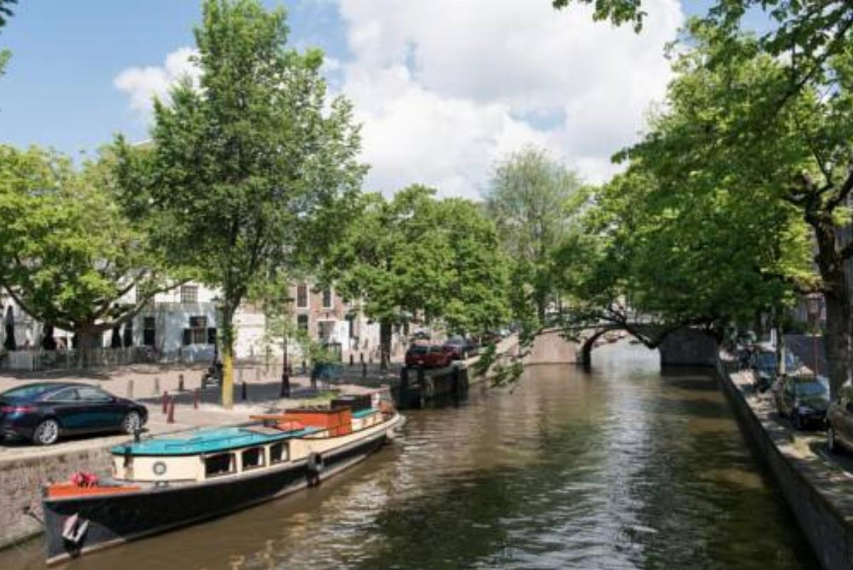 The White-Canal view private studio Hotel Amsterdam Netherlands