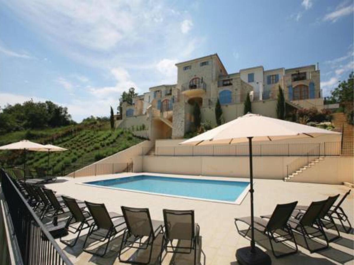 Three-Bedroom Apartment Buje with an Outdoor Swimming Pool 04 Hotel Buje Croatia
