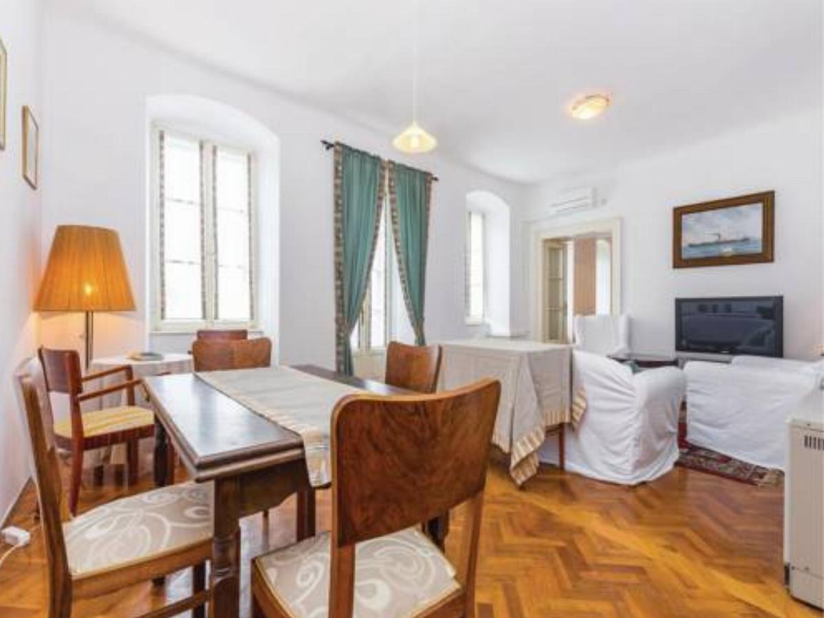 Three-Bedroom Apartment in Bakar Hotel Bakar Croatia