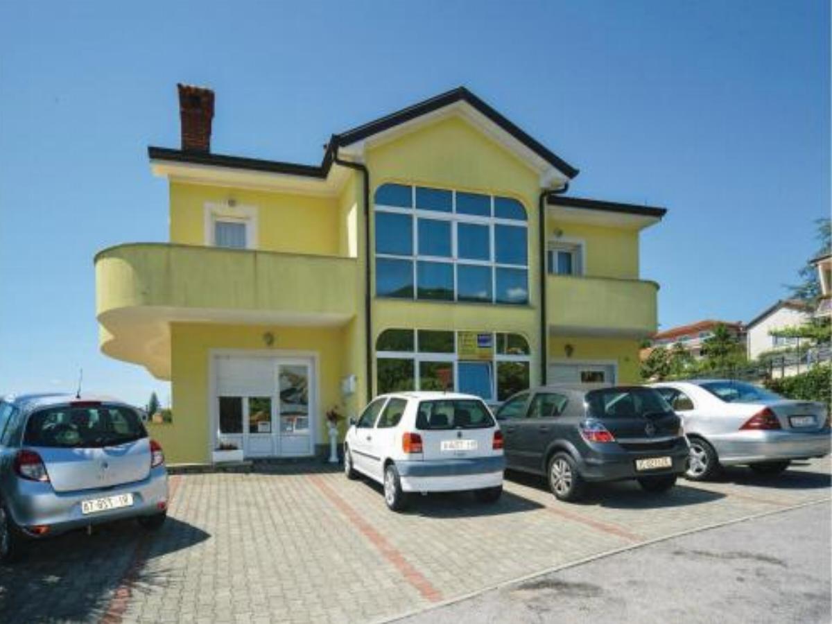 Three-Bedroom Apartment in Mihotici Hotel Donji Rukavac Croatia