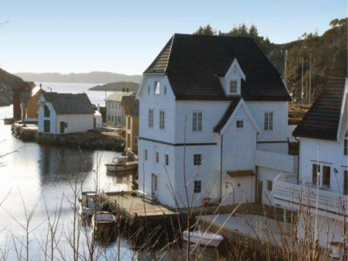 Three-Bedroom Apartment Steinsland with Sea View 03 Hotel Hommelsund Norway