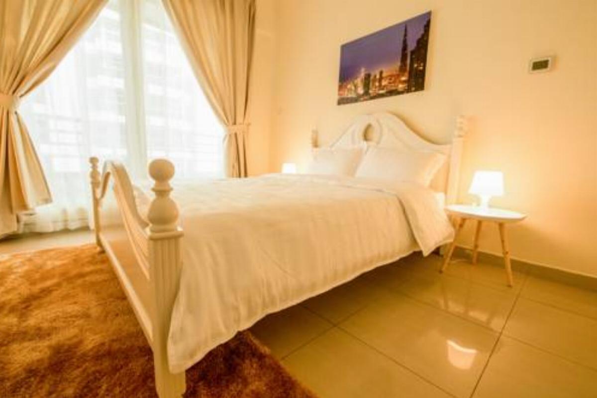 Three Bedroom Apartment with Sea View - Dubai Marina Hotel Dubai United Arab Emirates