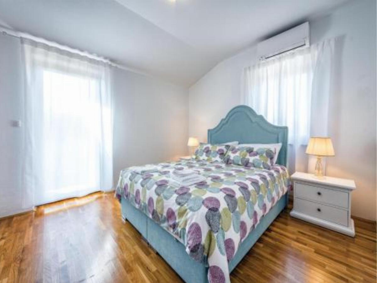 Three-Bedroom Holiday Home in Basanija Hotel Bašanija Croatia