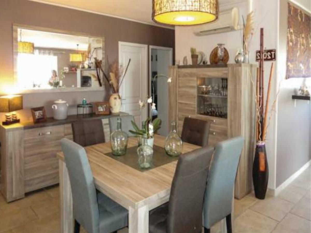 Three-Bedroom Holiday Home in Campagnan Hotel Campagnan France