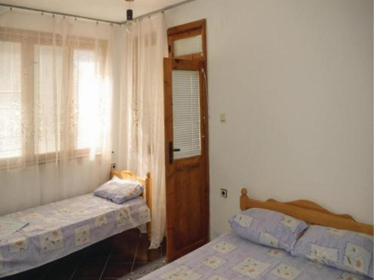 Three-Bedroom Holiday Home in Krapets Hotel Krapets Bulgaria