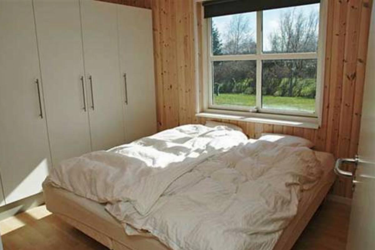 Three-Bedroom Holiday Home Rørsangervænget 01 Hotel Bogø By Denmark
