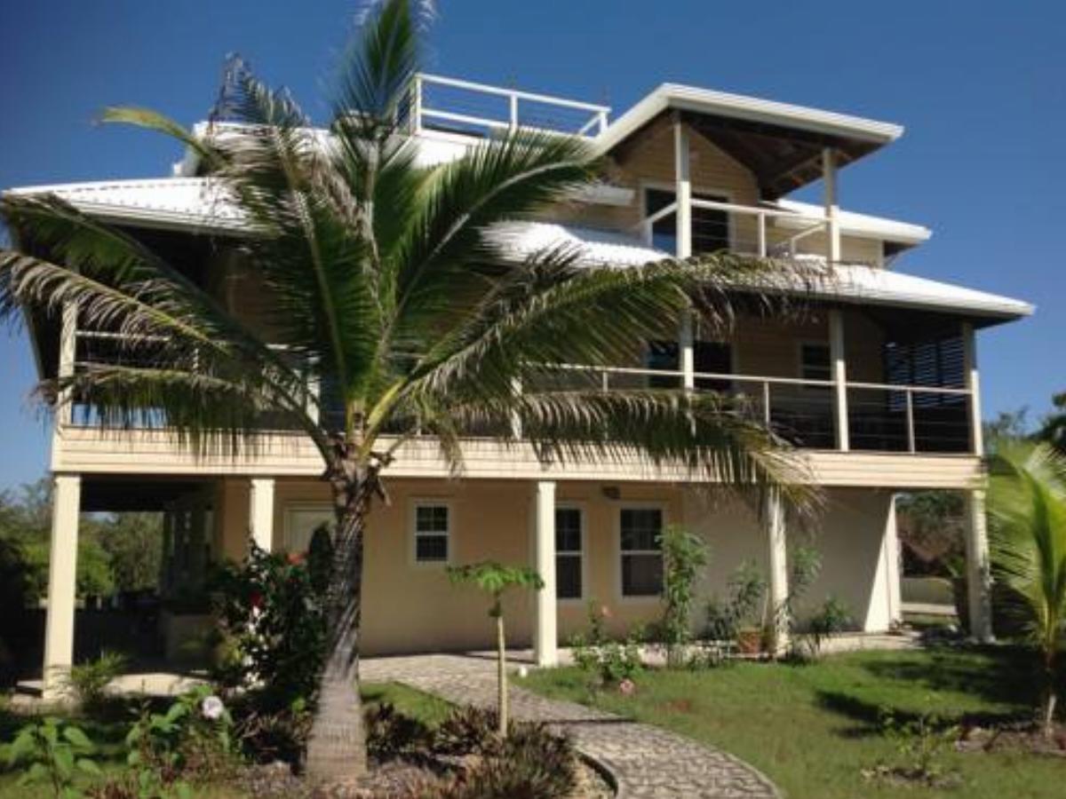 Tirina's Writer's Retreat Hotel Utila Honduras