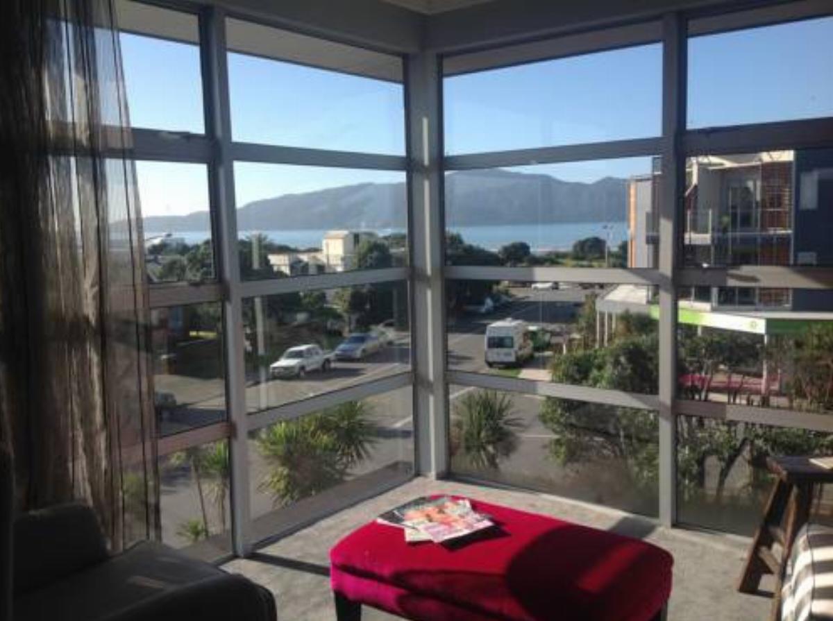Top Floor Bed and Breakfast Hotel Paraparaumu Beach New Zealand