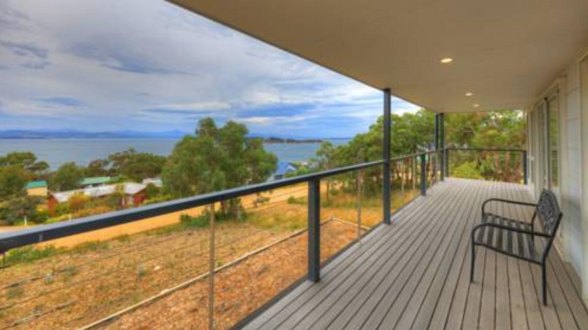 Top of the Hill- Bruny Island Hotel Alonnah Australia