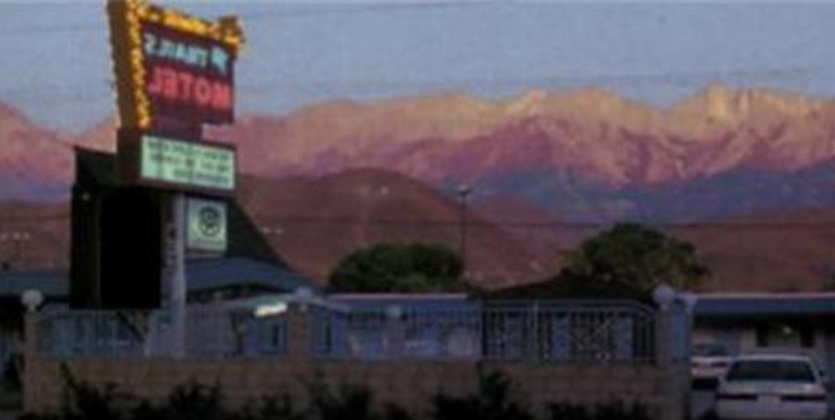 Trails Motel Hotel Lone Pine USA
