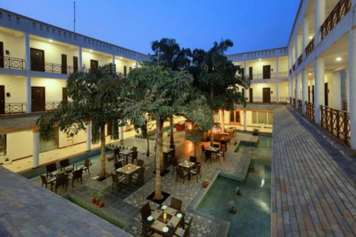 Treehouse Hotel Club & Spa Hotel Dhāruhera India