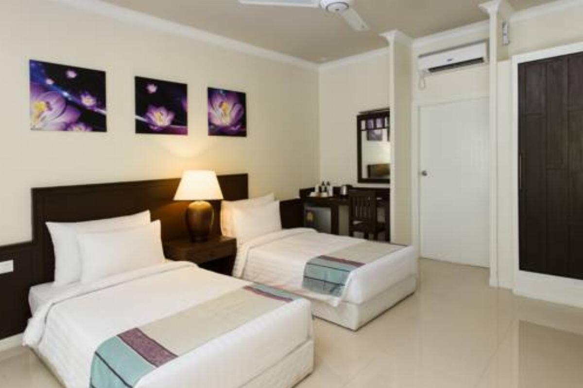 Tropical Village Hotel Fehendhoo Maldives