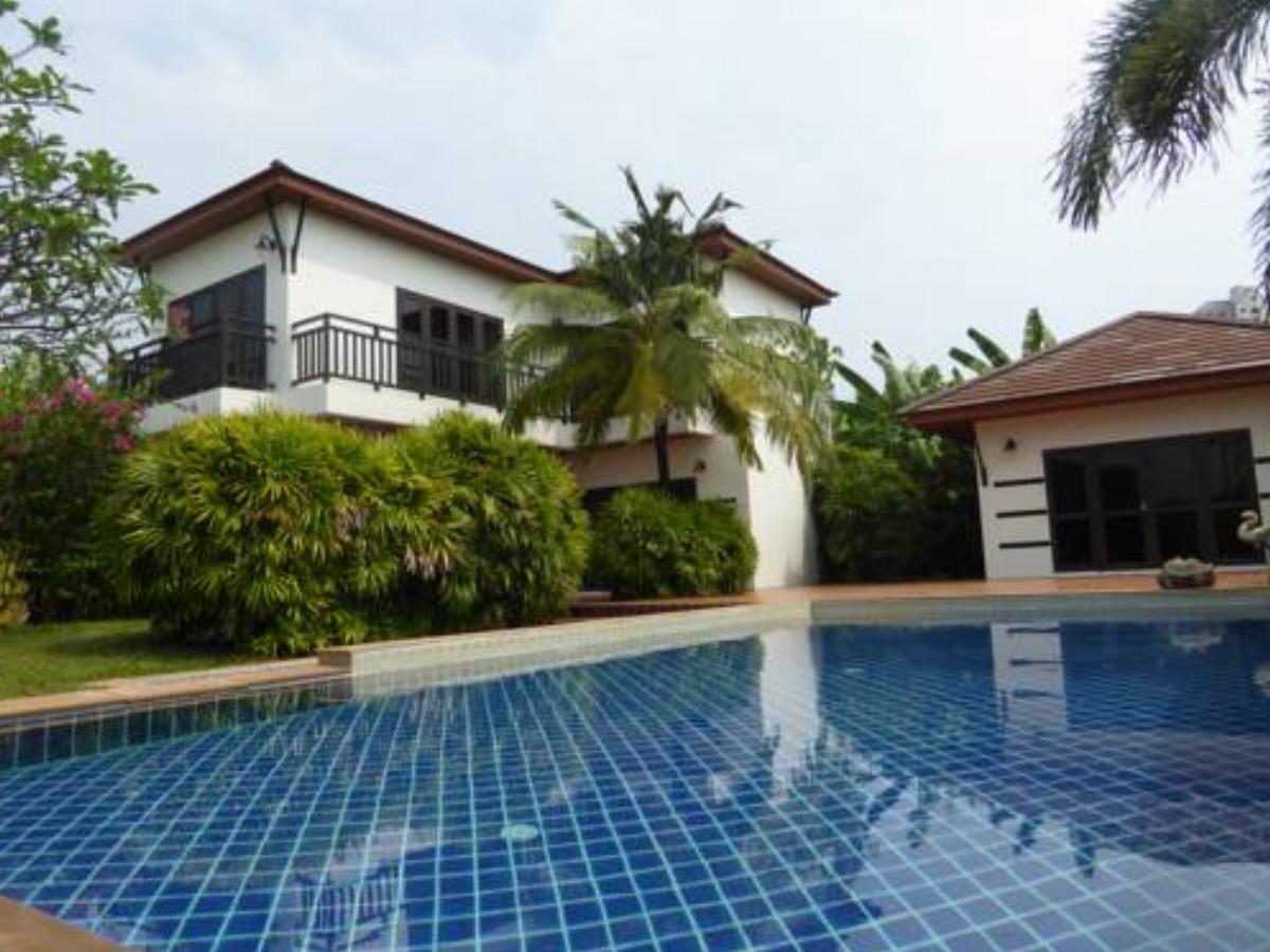 Tropicana Beach Villa at VIP Resort Hotel Ban Phe Thailand