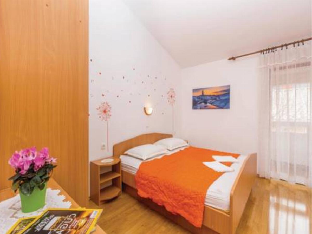 Two-Bedroom Apartment in Bascanska Draga Hotel Draga Bašćanska Croatia
