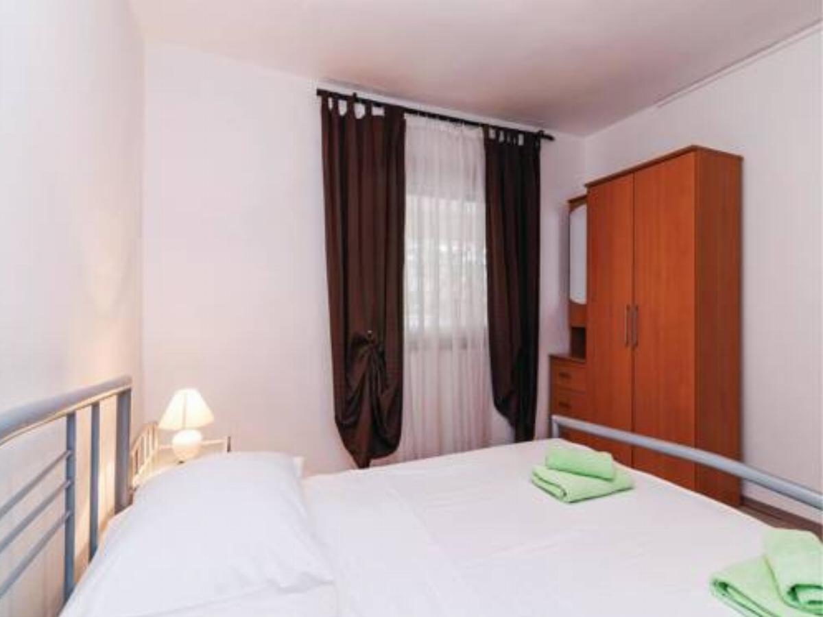 Two-Bedroom Apartment in Donji Karin Hotel Donji Karin Croatia