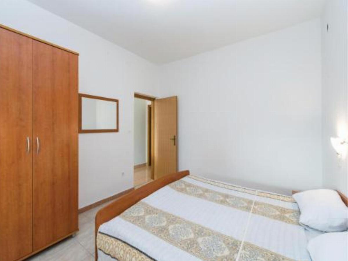 Two-Bedroom Apartment in Varsan-Novalja Hotel Borovići Croatia