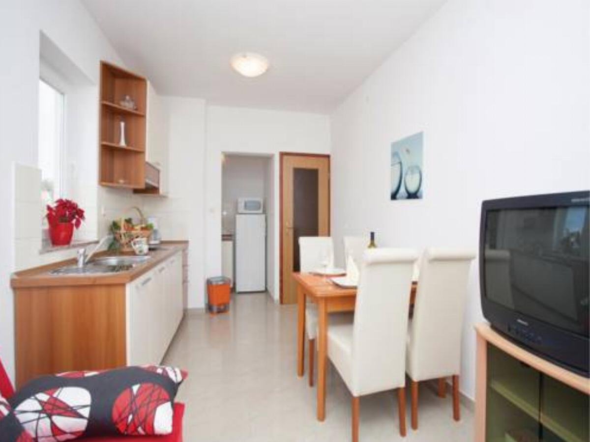 Two-Bedroom Apartment Kornic with Sea view 08 Hotel Kornić Croatia