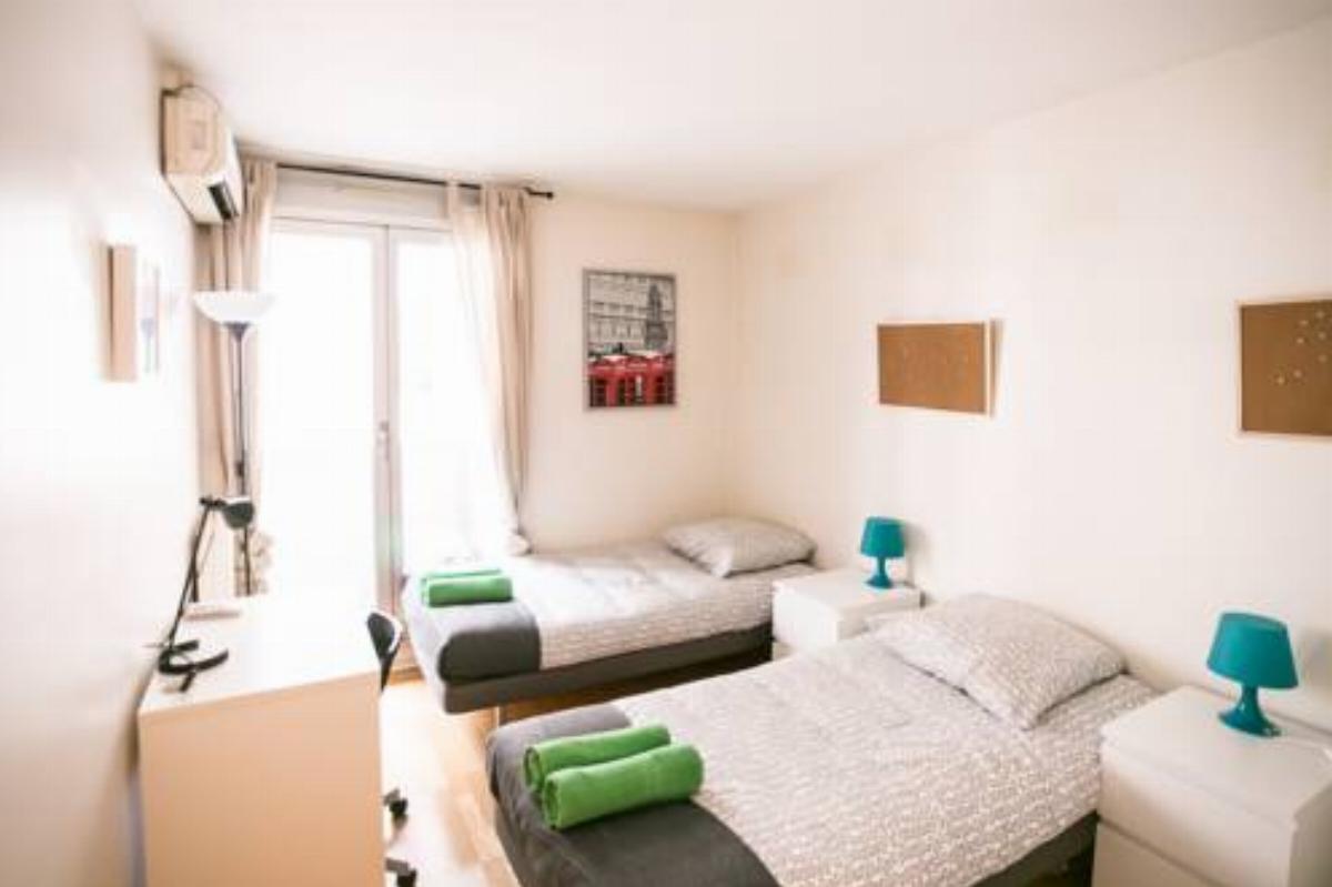 Two-Bedroom Apartment with balcony Hotel Paris France