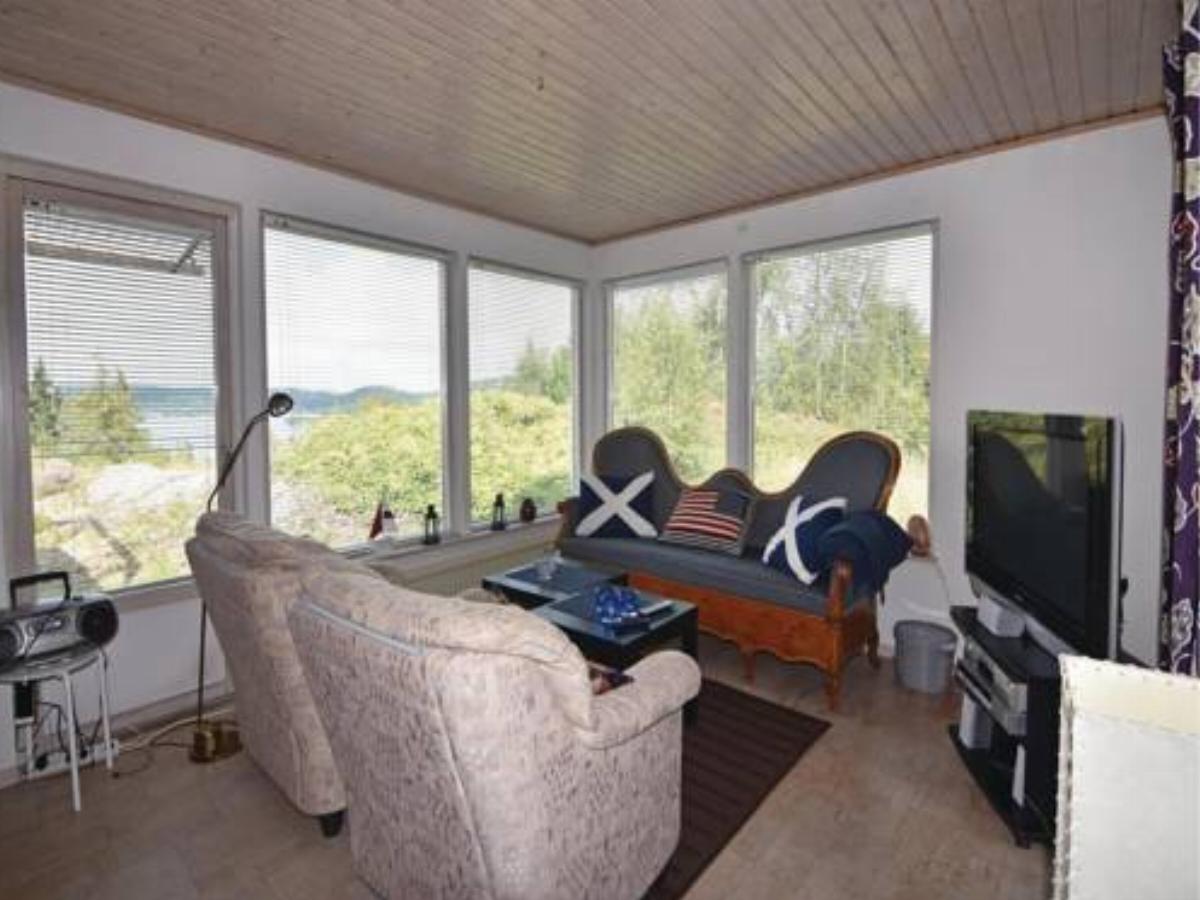 Two-Bedroom Holiday home with Sea View in Henån Hotel Henån Sweden