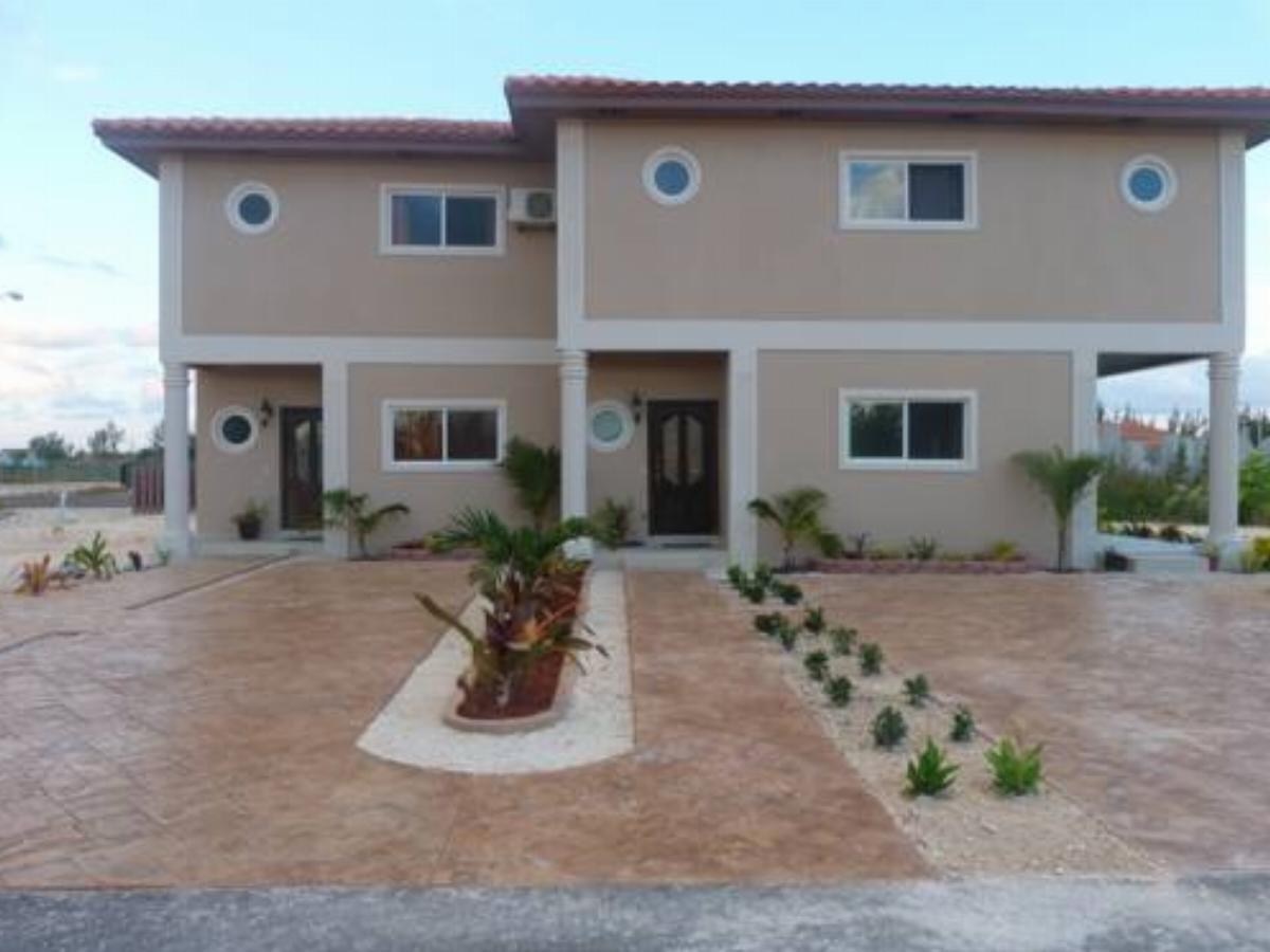 Two-Bedroom Townhouse near Coral Harbour Beach Hotel Nassau Bahamas