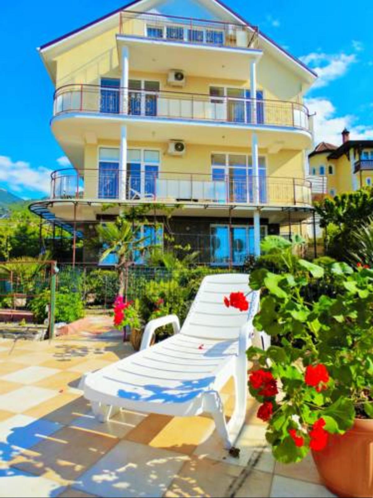 U Kamina Apartments Hotel Yalta Crimea