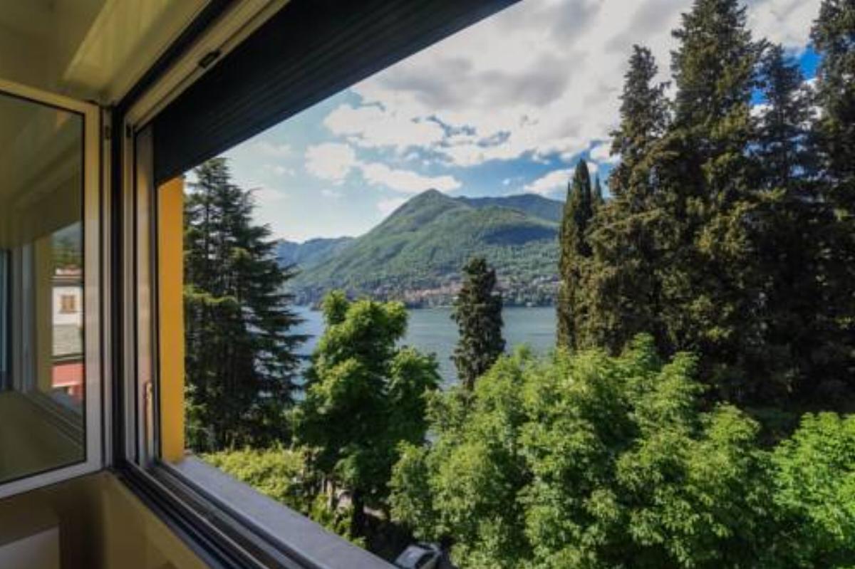 Una finestra sul lago di Como Hotel Carate Urio Italy