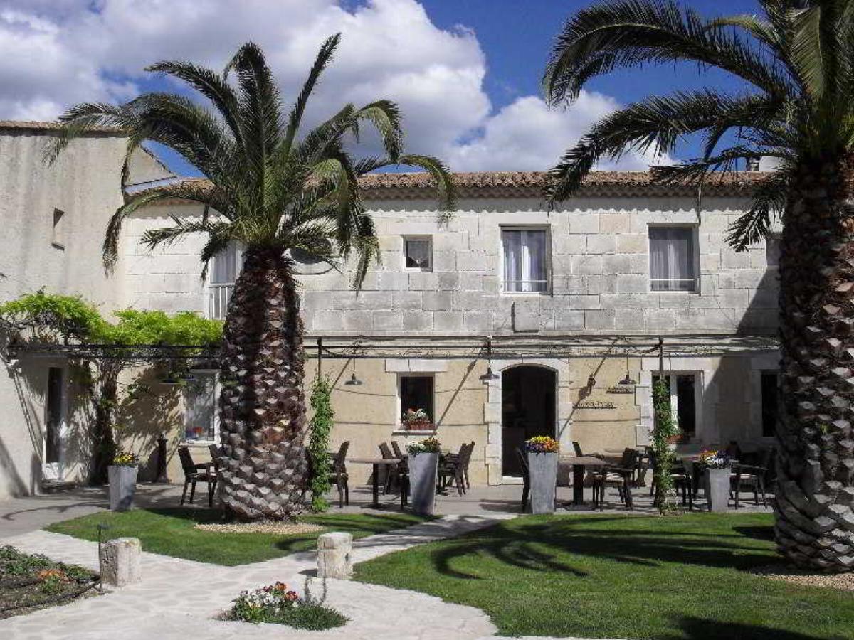 VAL BAUSSENC Hotel Arles France