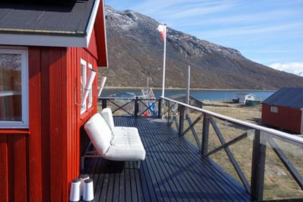 Vandrehuset Sommerhus Hotel Nuuk Greenland