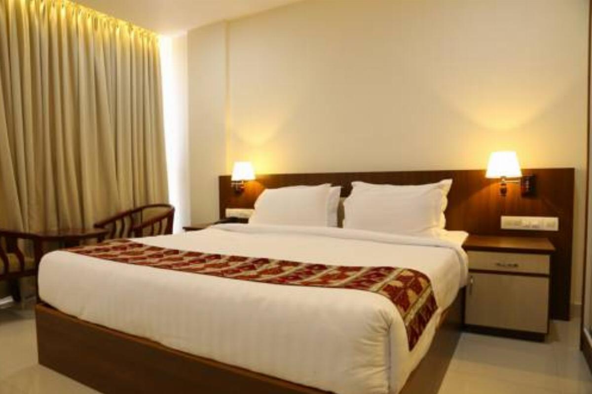 Vazhappilly Residency Hotel Kizhake Chālakudi India