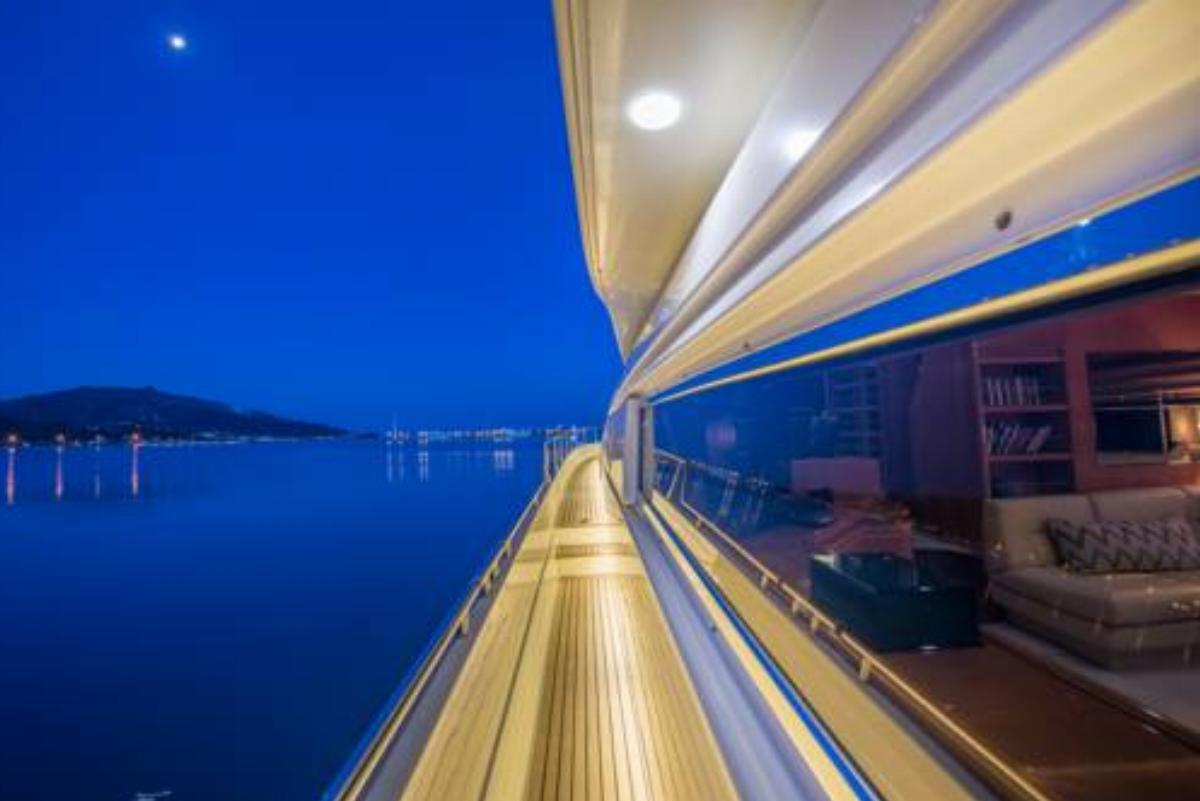 Vento Boat (24 meters) Hotel Athens Greece