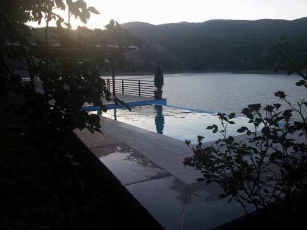 Vila Tikvesh Lake Hotel Kavadarci Macedonia