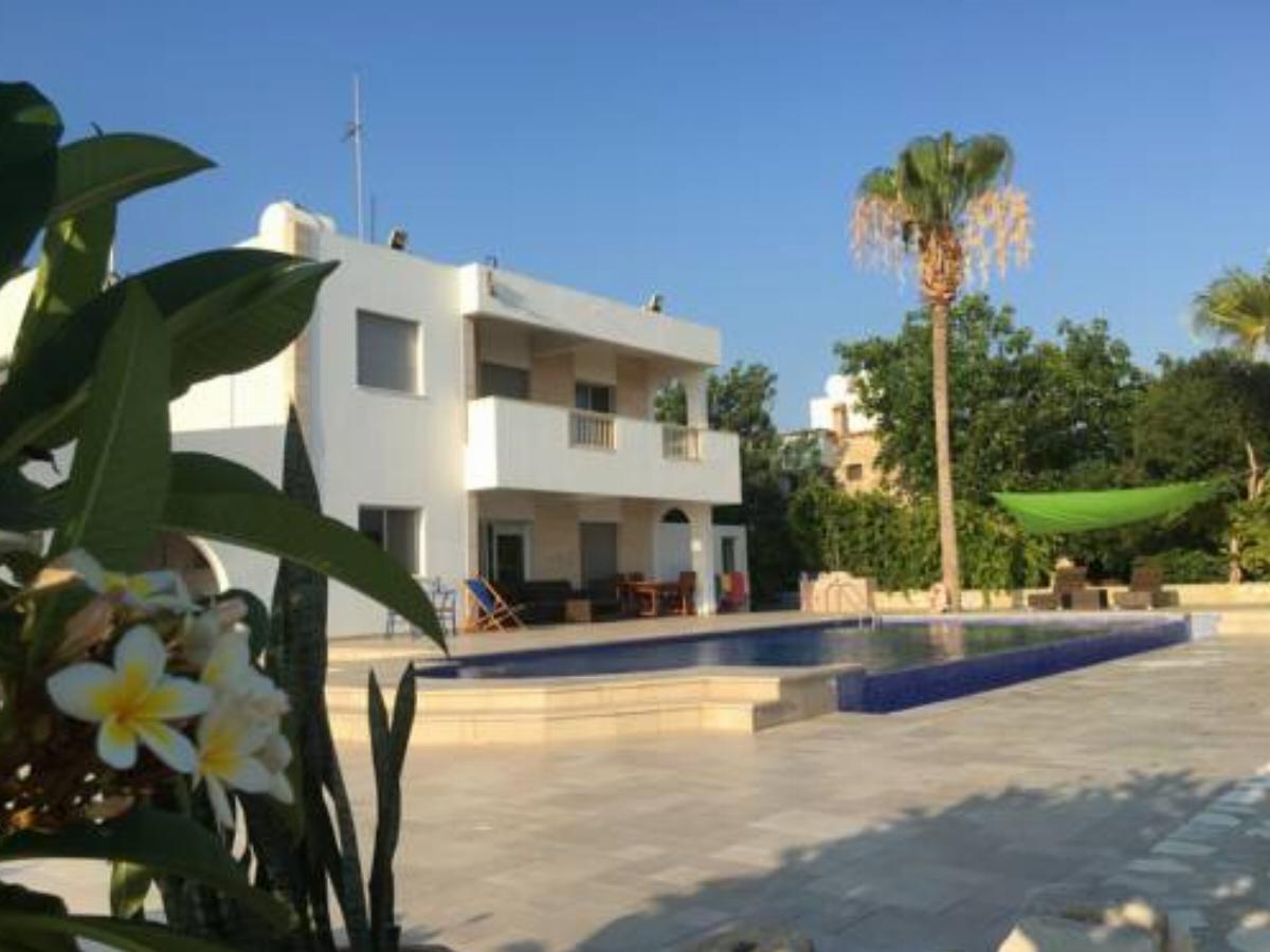 Villa Chrysta Hotel Ayios Theodhoros Cyprus