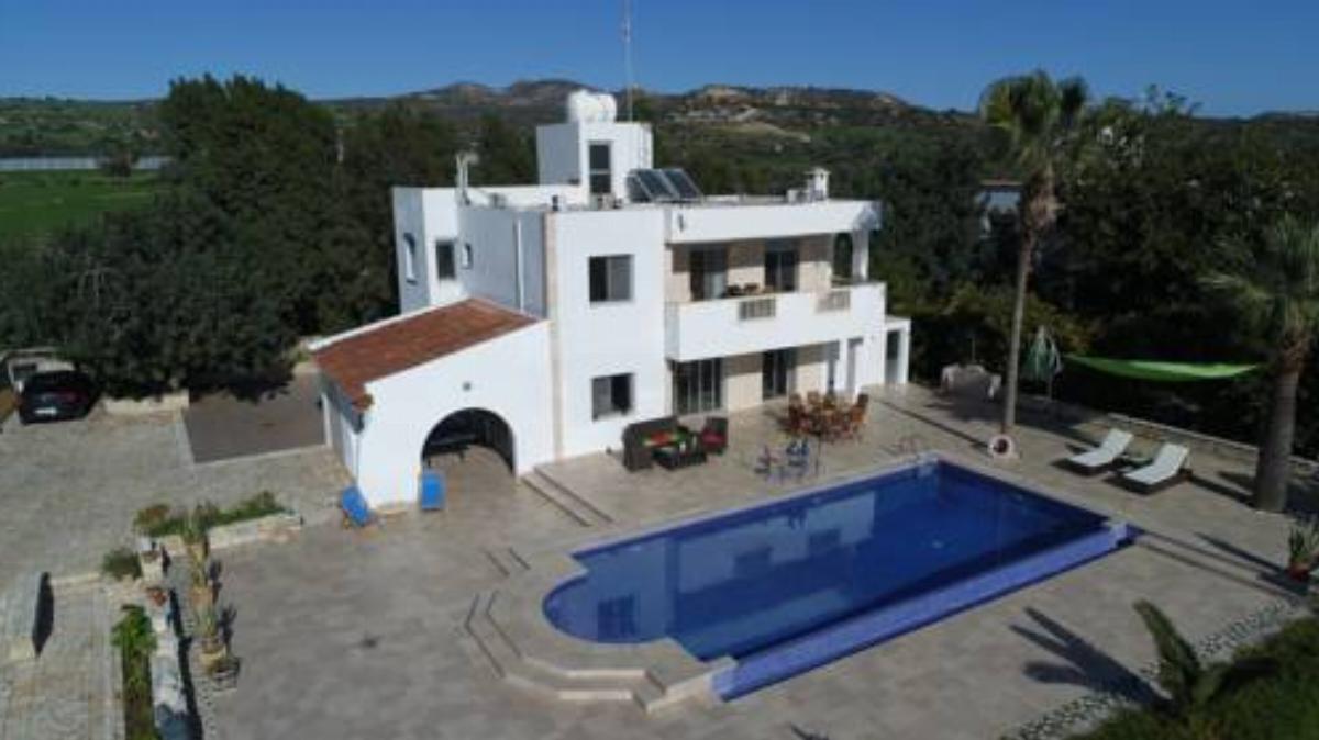Villa Chrysta Hotel Ayios Theodhoros Cyprus