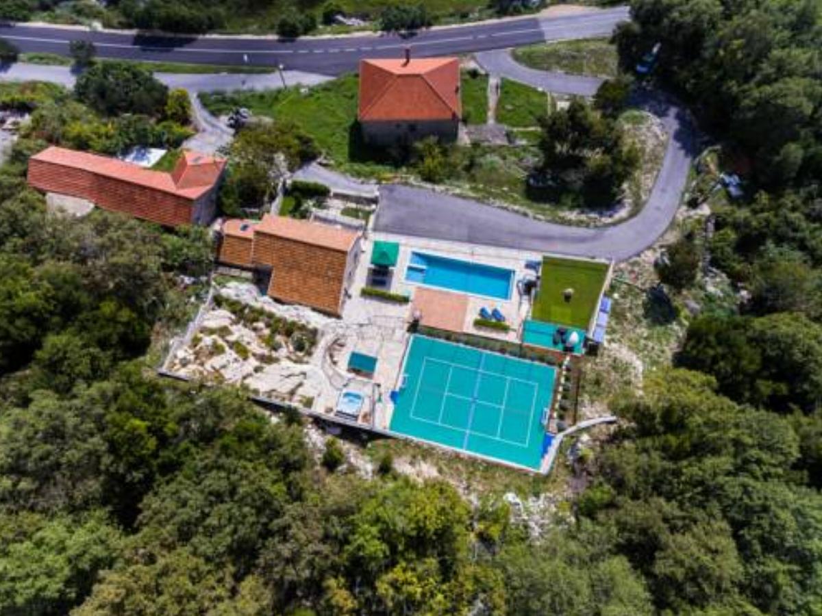 Villa Falcon Rook Hotel Dubravka Croatia