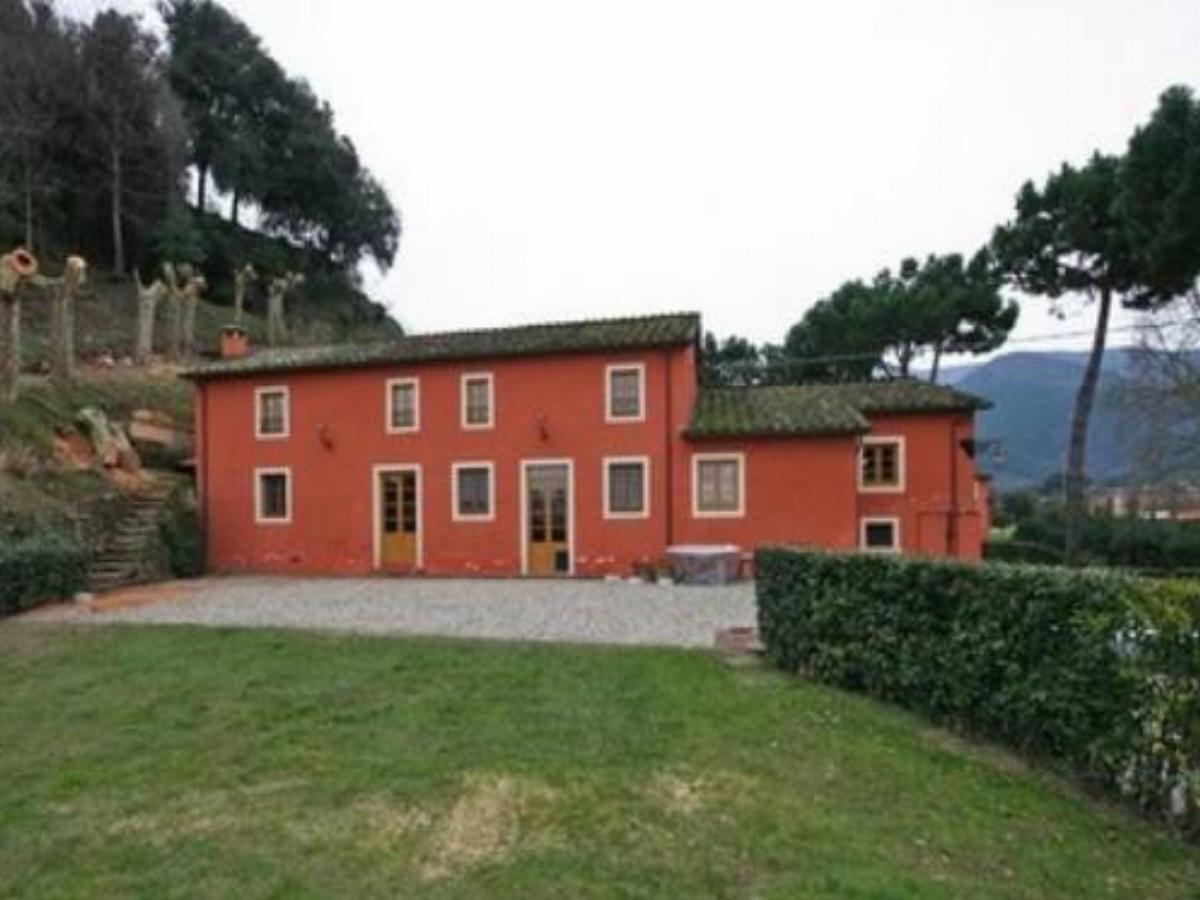 Villa in Vorno I Hotel Vorno Italy