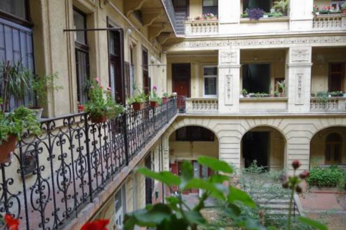Vivid Csengery Apartment Hotel Budapest Hungary