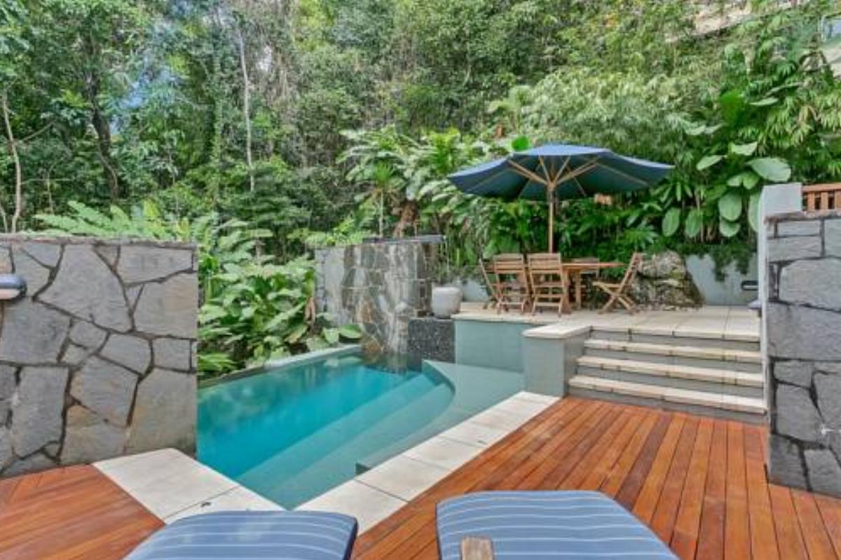 Wanggulay Treetops Luxury Cairns City Hotel Caravonica Australia