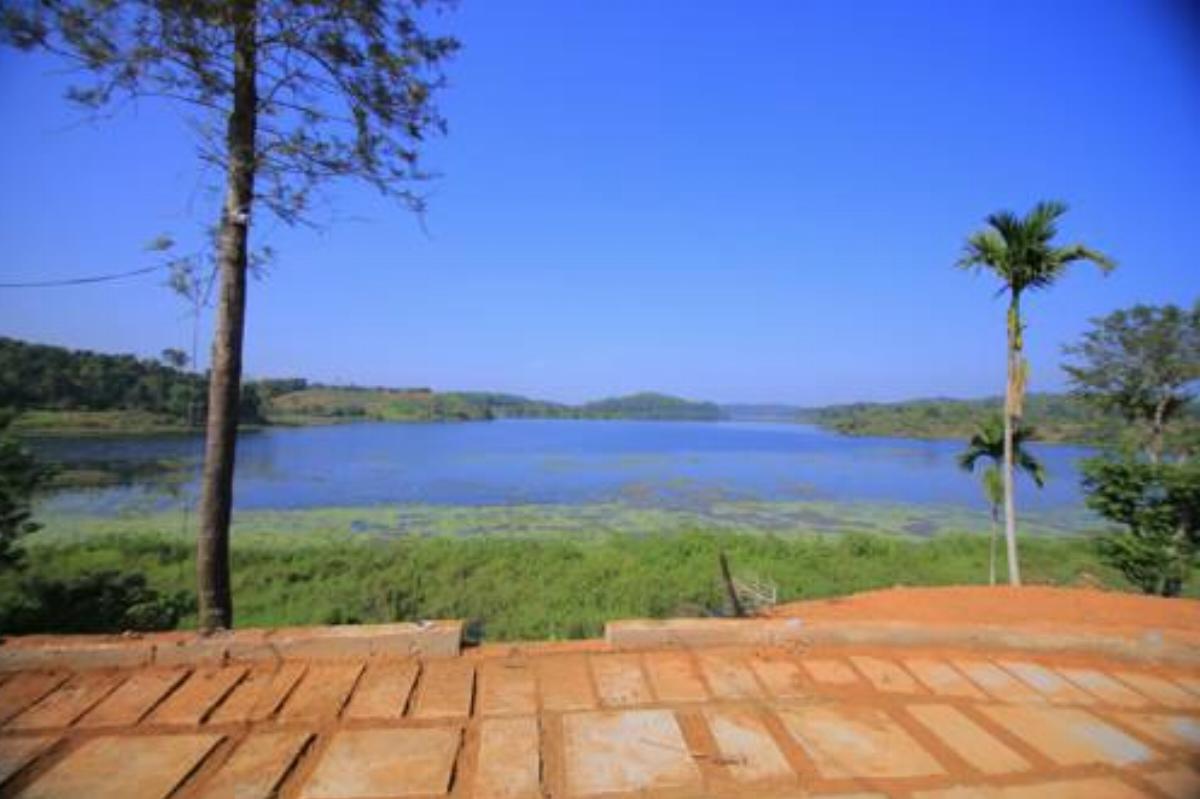 Wayanad Lake View Retreat Hotel Ambalavayal India