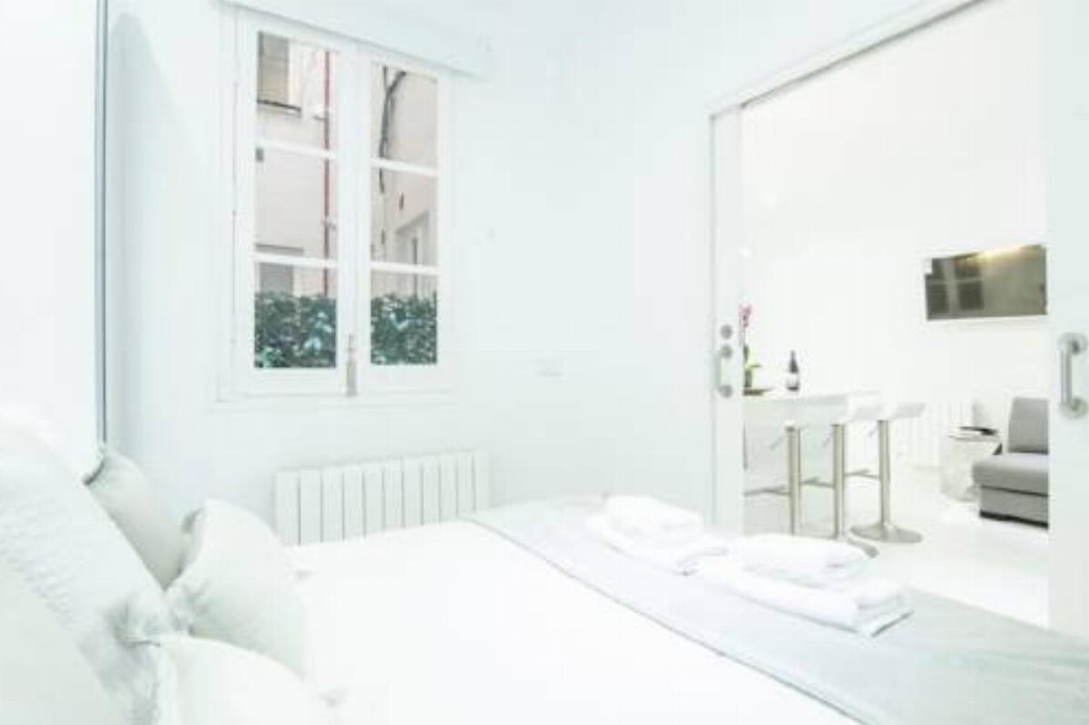White Designed With Open Concept Hotel Madrid Spain