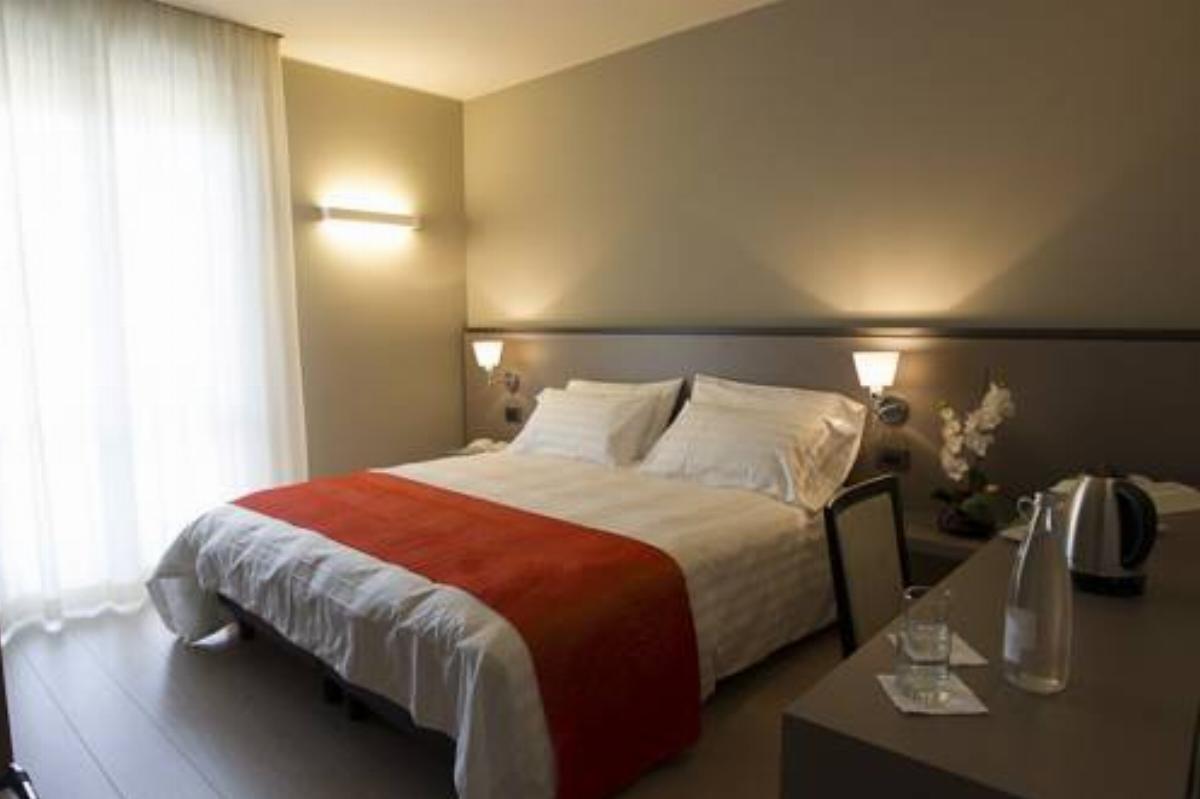 Zara Rooms & Suites Hotel Suzzara Italy